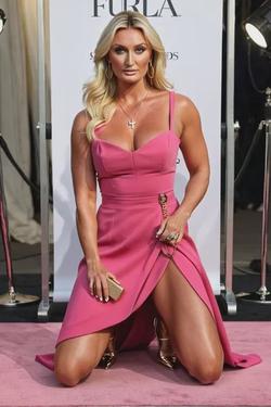 Flipped Chat AI – razgovarajte s Brooke Hogan