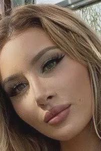 الذكاء الاصطناعي للدردشة المعكوسة – الدردشة مع Serephina Thorne