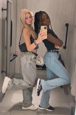 Flipped Chat AI – Chatear con Sonja y Johanna