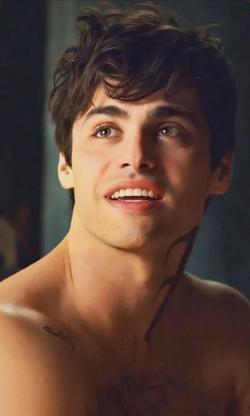 Flipped Chat AI – Chat cu Alec Lightwood