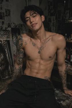 Flipped Chat AI – Discuter avec Park Taeyang