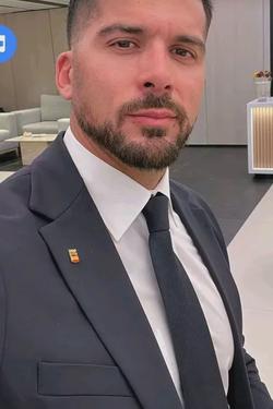 Flipped Chat AI – Chat s Adrián Valderrama