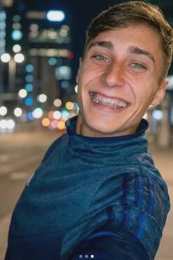 Flipped Chat AI – Chat cu Lautaro riego