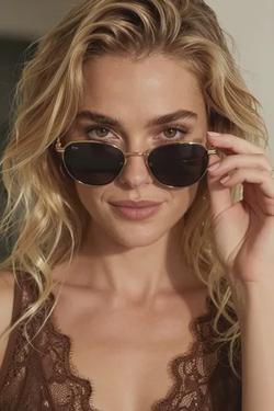 Flipped Chat AI – kalbėkite su Sanja Valen