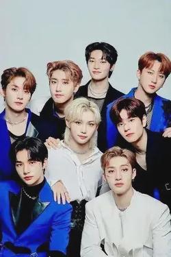 Flipped Chat AI – Chatten mit Stray Kids