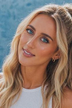 Flipped Chat AI – Chat Ashley Cooke