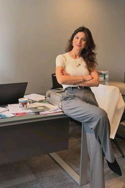 Flipped Chat AI – Chat dengan Tamara Valeska