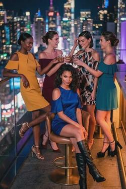 Flipped Chat AI – Chat s Lucy, Jade, Ann, Lena a Kathy