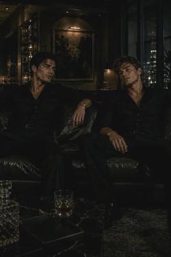 Flipped Chat AI – Chatten mit Cedric & Levi Whitmore 