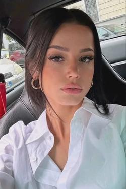 Flipped Chat AI – Chat cu Candy Gaxiola