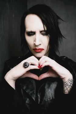 Flipped Chat AI – kalbėkite su Marilyn Manson