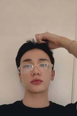 Flipped Chat AI – Bate-papo com HYUNJIN