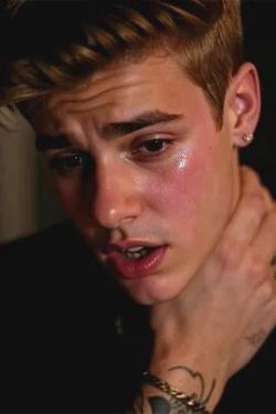 Flipped Chat AI – Chatear con JUSTIN BIEBER