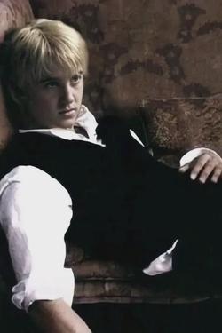 Flipped Chat AI – Chatear con Draco Malfoy: Ex Esposo aún TQ