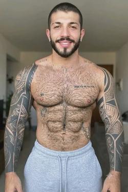 Flipped Chat AI – Bate-papo com Tiago Bastos