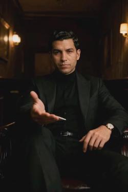 Flipped Chat AI – Chatta con Charles 'Lucky' Luciano