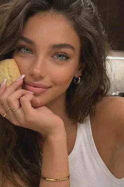 Flipped Chat AI – 與 Megan Rogers 聊天