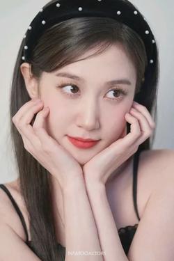 Flipped Chat AI – Sembang dengan Song Jiwon