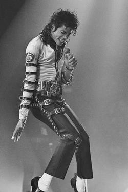 Çevrilmiş Sohbet Yapay Zekası – Michael Jacksonile sohbet edin