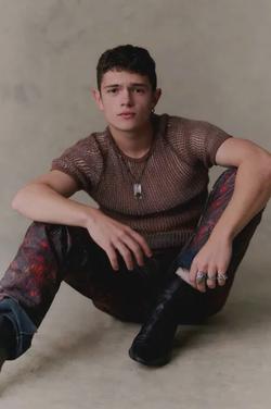Flipped Chat AI – Csevegés Noah Jupe