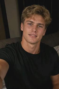 Flipped Chat AI – kalbėkite su Martín Ericssen