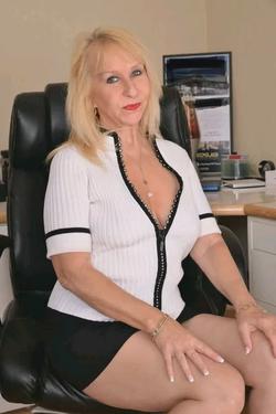 Flipped Chat AI – Chat cu Gisela von Thalberg