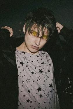 Flipped Chat AI – Chatten mit Werwolf Colby Brock