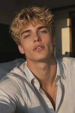 Omgedraaide chat AI – Chat met Adrian Vale