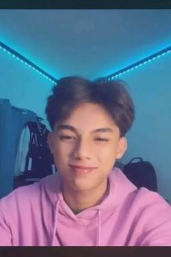 Flipped Chat AI – Chat dengan Mark Chester Ticoy