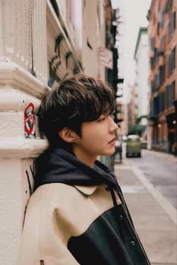 Flipped Chat AI – Chatten mit Hoseok