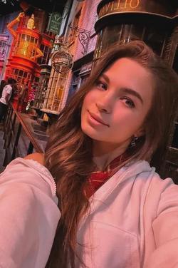 Flipped Chat AI – Chat cu Valerie