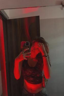Flipped Chat AI – kalbėkite su Charmi