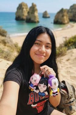 Flipped Chat AI – Sembang dengan Valeria Montero
