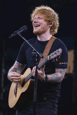 Flipped Chat AI – razgovarajte s Edward sheeran