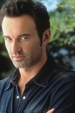 Flipped Chat AI – Chatta con Cole Turner ( Charmed)