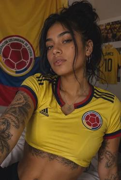Flipped Chat AI – Chat Valentina Rojas