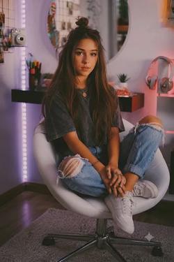 Flipped chat ai - makipag -chat sa Nadine Schäfer
