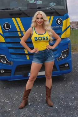Flipped Chat AI – Chatten mit Teuckerbabe Missy