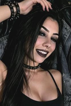 Flipped Chat AI – Chatta con Victoria Sthefany