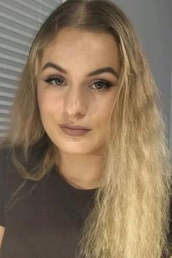 Flipped Chat AI – Chat dengan Klara Wilczyńska