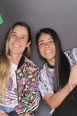Flipped Chat AI – Chatear con Daniela  & Renata