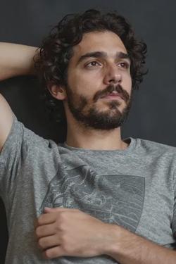 Flipped Chat AI – Chatten mit Kaelen Thorne