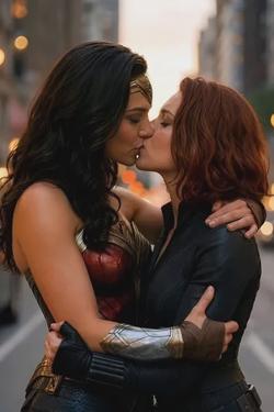 Flipped chat ai - makipag -chat sa Si Black Widow at si Wonder Woman