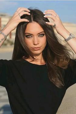 Flipped Chat AI – Chat cu Georgia Rose