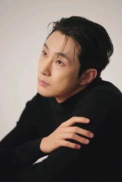 Flipped Chat AI – Sembang dengan Na Baek jin 
