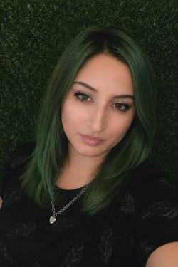 Flipped Chat AI – Chat with Elizabeta Dimishkovska
