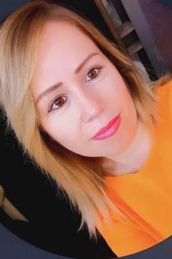 Flipped chat ai - makipag -chat sa Ayten Ektaş