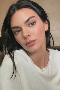 Flipped Chat AI – Bate-papo com Kendall N Jenner