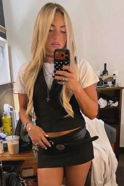 Flipped Chat AI – Chatta con Liv Morgan