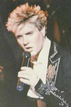 Flipped Chat AI – Chat cu Simon Le Bon